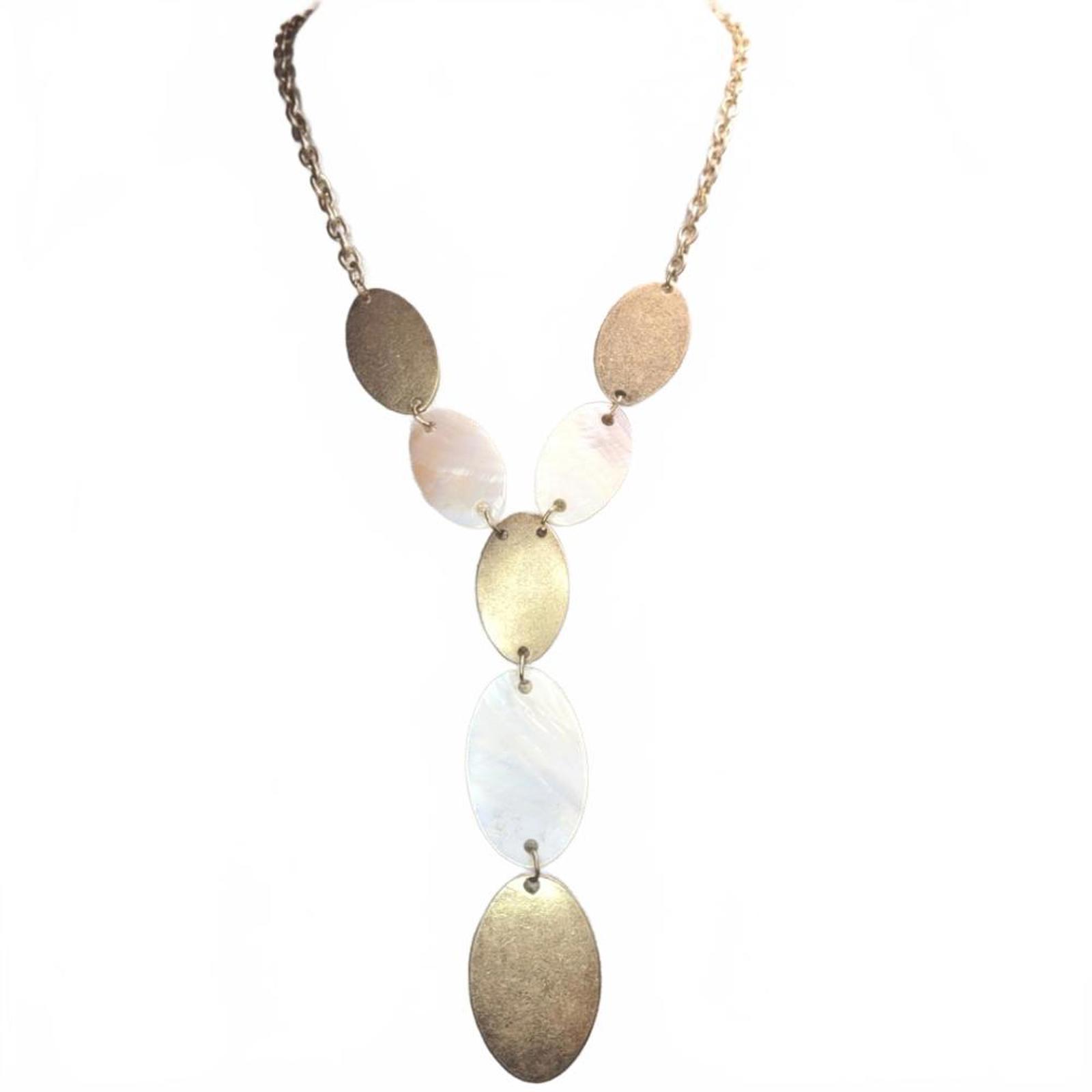 Mother Of Pearl Shell Iridescent And Gold Tone Lariat Drop Necklace